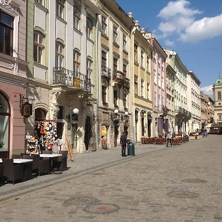 Apartments On Plocsha Rynok 40 Lviv Exterior photo