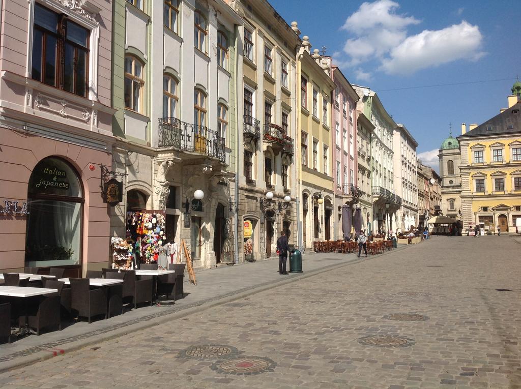 Apartments On Plocsha Rynok 40 Lviv Exterior photo